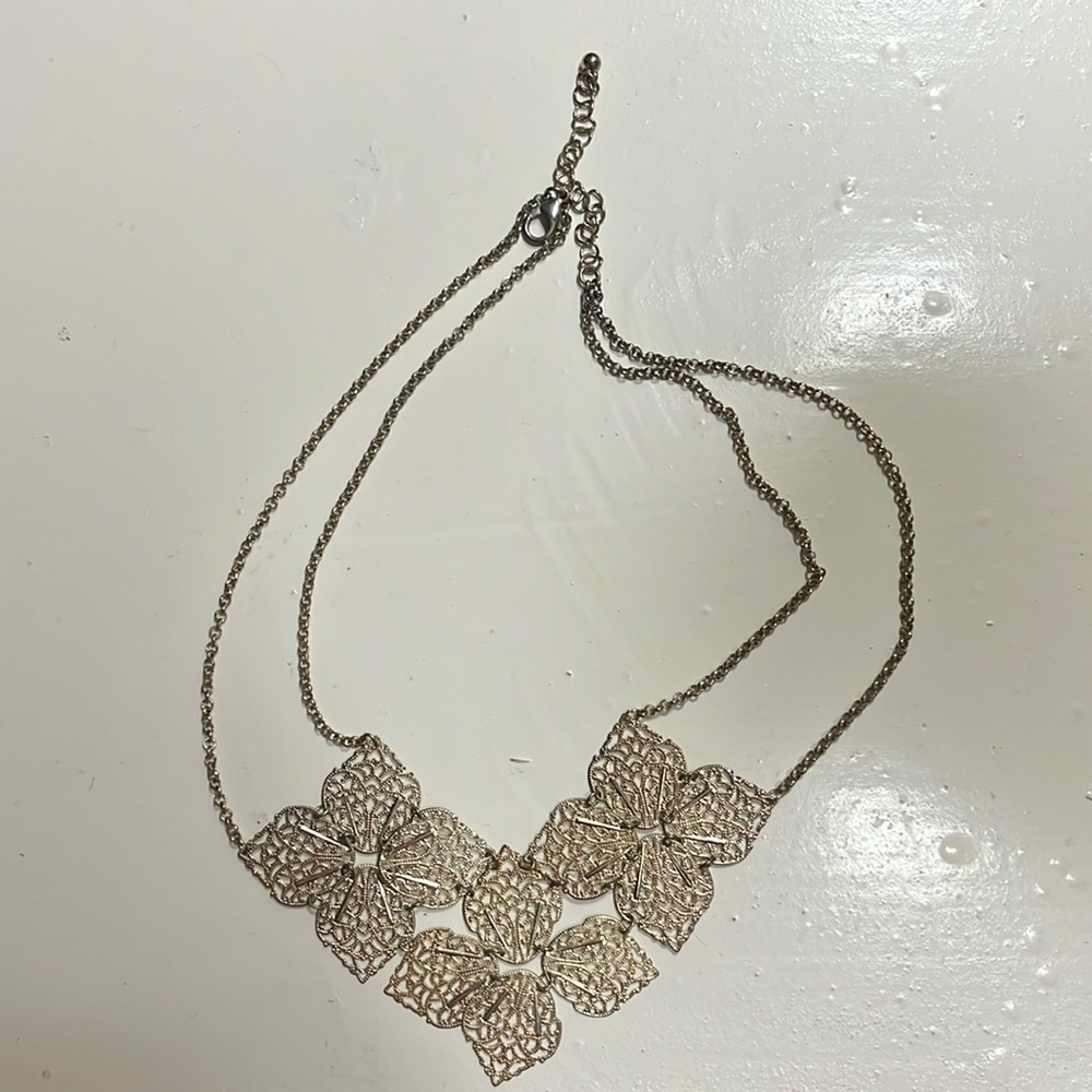Flower gold necklace-a little tarnished